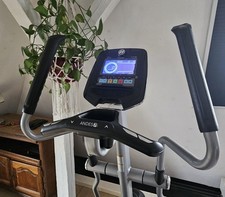 Crosstrainer Horizon Andes 7i Heimtrainer mit Abdeckung und Zubehör