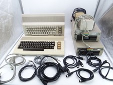 4 Commodore Computer C64C Floppy Disk Drive Tastatur Zubehör Konvolut 80er Jahre