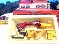 BRITAINS.VINTAGE. FARM.TRAKTOR.FRONTLADERSYSTEM. EIMER.GABELN. BALLENZANGE