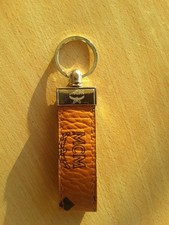 MCM Visetos Schlüsselanhänger cognac