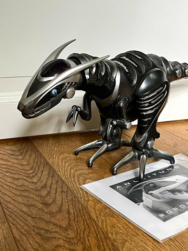 Wowwee roboraptor - wowwee,