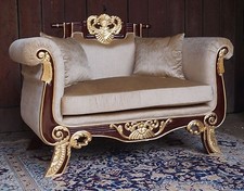 RIESIGER PALASTSESSEL SOFA WOHNZIMMER GOLD MIT BLATTGOLD EINES SCHLOSSES