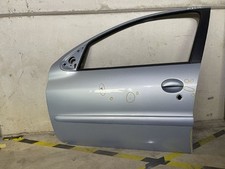 Tür vorn Links Farbe