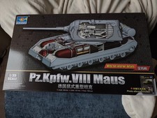 Pz.Kpfw.VIII Maus 1/35 mit Inneneinrichtung Trumpeter 