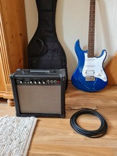 Yamaha Pacifica PAC 012 E- Gitarre mit Verstärker und Zubehör