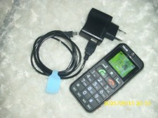 Handy von Telme mit Ladekabel