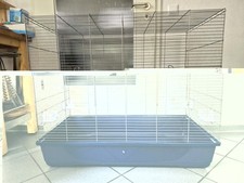 Vogel- oder Rattenkäfig (mit möglichem Zubehör)