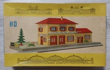 Konrad Dressler 450/1 Bahnhof