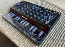 Behringer Pro VS Mini - Hybrid Vector Synthesizer, Arpeggiator, Sequencer (MIDI)