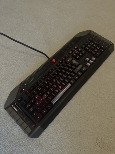 Mad catz cyborg - mad, illuminating