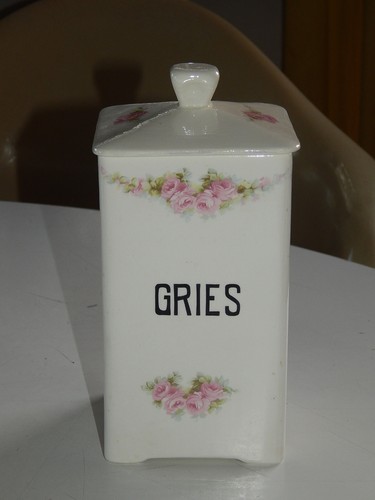 Vorratsgefäß für gries mit - gries,