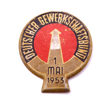 Abzeichen DEUTSCHER GEWERKSCHAFTSBUND 1. MAI 1953 aus Aluminiumblech mit Klemme