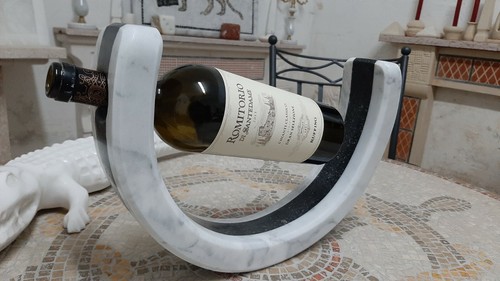 Gebogener flaschenhalter aus - gebogener,