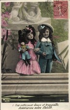 Ak Junge und Mädchen, Puppe in russischer Tracht, Modellboot - 4246488