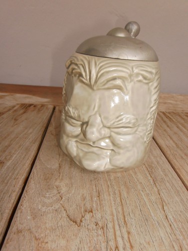 Krug bierkrug mit zinndeckel - bierkrug,