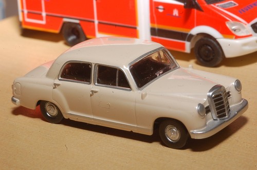Mercedes 180 weißgrau - 180, weißgrau,