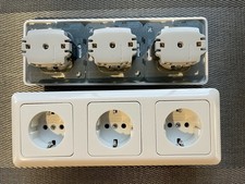 Steckdose Berker Modul 2 polarweiss. Drei Steckdosen komplett mit Rahmen.