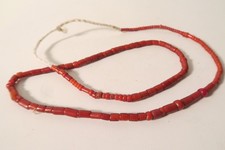 Alte kleine Glasperlen rot