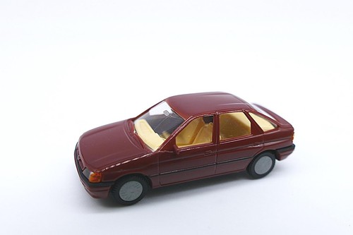Der praliné ford escort - pralinÉ,