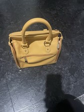 Sehr Schöne Damentasche Handtasche Gelb Farbe Neu Ohne Etikett