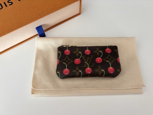 Louis vuitton porte - louis,
