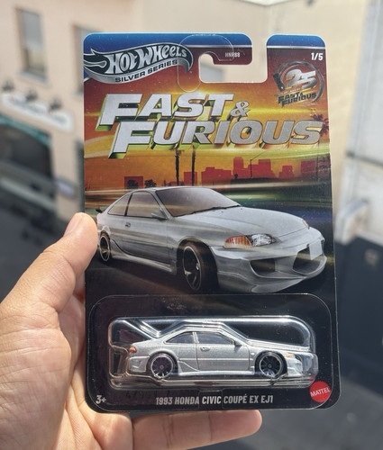 Hot wheels premium fast - hot,