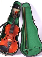Alte Geige im Kasten Violine