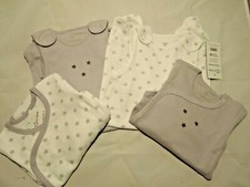 Baby Strampler und Wickel Body