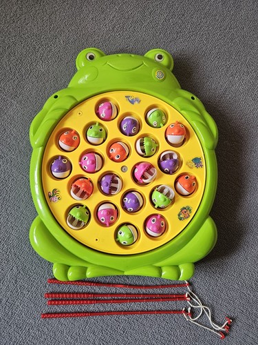 Große fisch kinderspiel - fisch,