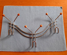 Garderobenleiste Garderobenhaken chromfarben mit Bucheknöpfen, 9 Haken