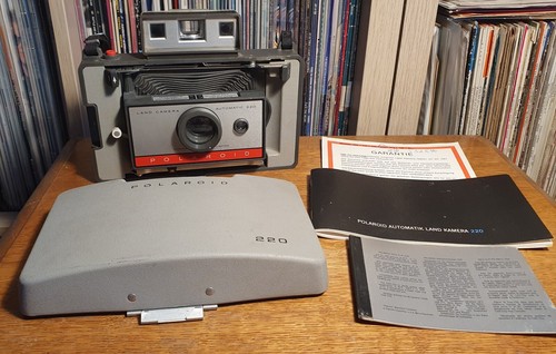 Polaroid land camera - polaroid,