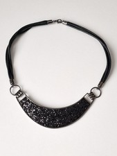 Halskette Halsband schwarz Sichel Damen Schmuck