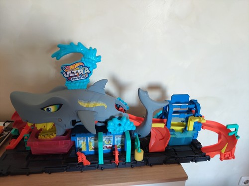 Hot wheels hai - hot,