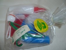 Konvolut in OVP für Puppenmutti Puppe Kamm Föhn Haarwickel Milchflasche  DDR Ari