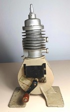 Dachbodenfund: altes historisches Modell Verbrennermotor Kolben Vollgussmetall