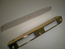 Winkelschließblech, gerundet, massiv Messing poliert