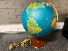 Schul- Globus beleuchtet