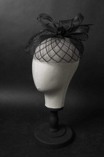 Vintage Gothic Fascinator aus