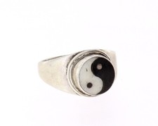 Fingerring in Handarbeit Ying