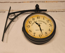 Wanduhr Bahnhofsuhr