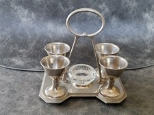 Altes Eierbecher Tablett mit