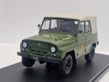 UAZ 469 Geländewagen UdSSR / DDR in Olivegrün 1:24 Whitebox 124069 NEU & OVP