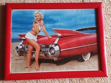 PIN UP-Girl mit Cadillac-mit Holzrahmen-gut