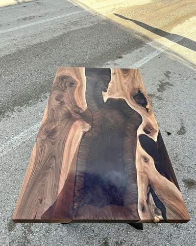 Live edge resin - live,