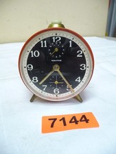 7144.         Alte Wecker