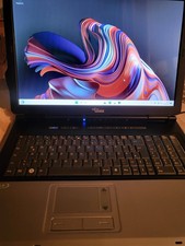 fujitsu amilo xi2528 im sehr guten und Sauberen Zustand.