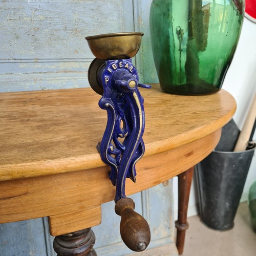 B4217 antike mühle reibe - -,