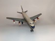 Großes Blechflugzeug