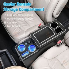 Mittelkonsole mit Ablagen