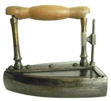 Antikes Bügeleisen um 1830